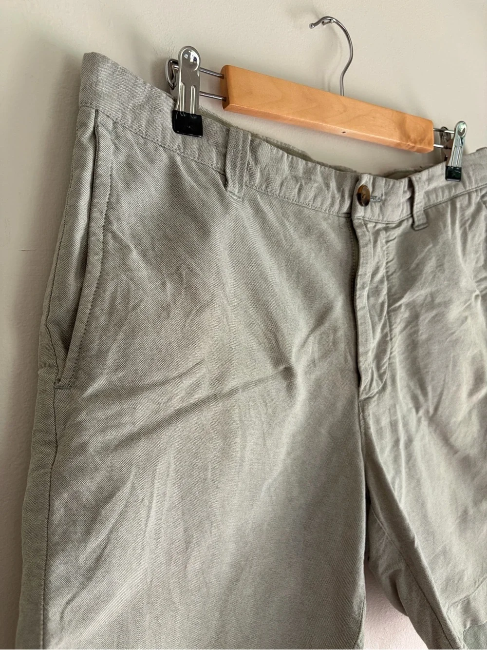 J. Crew Men's Gramercy 100% Cotton Beige Shorts Size 33